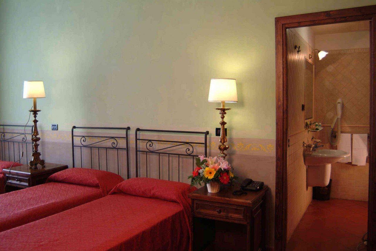 Domus Sessoriana Bed & Breakfast Rome Exterior photo